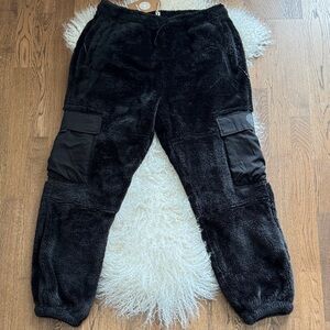 AUTUMN MTN EDITION Black Fleece Cargo Pants SZ L BRAND NEW WITH TAGS